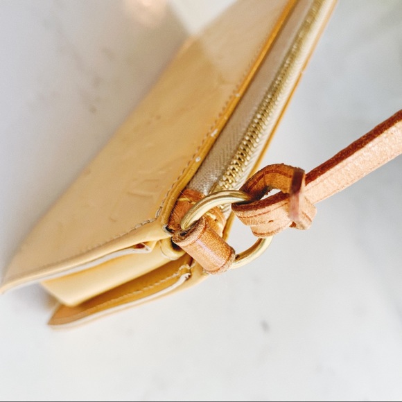 *SOLD* Louis Vuitton Vernis Pochette - Picture 4 of 16